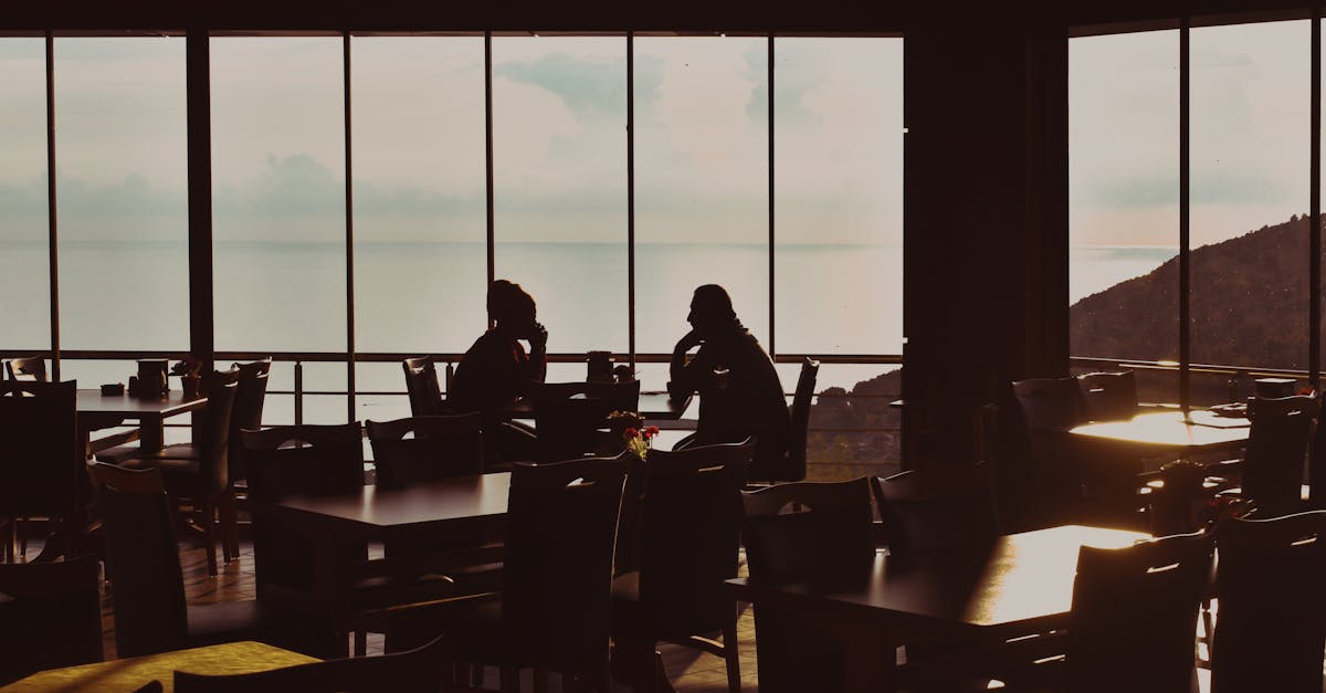 Analyzing Customer Interaction and Service Efficiency in Gold Coast Restaurants